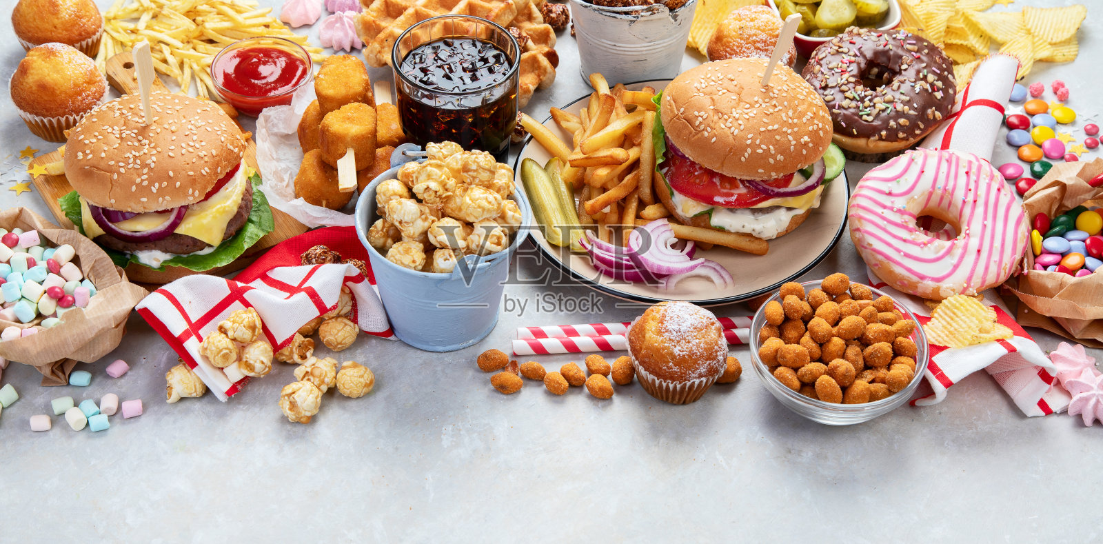 各种各样的美国食物。照片摄影图片