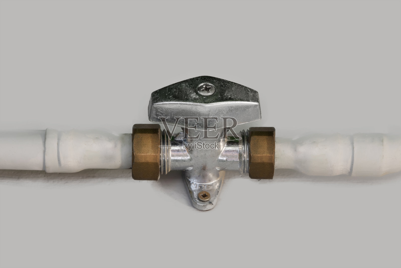 带开启旋塞的燃气管道。获得天然气储备。负责任地使用能源照片摄影图片