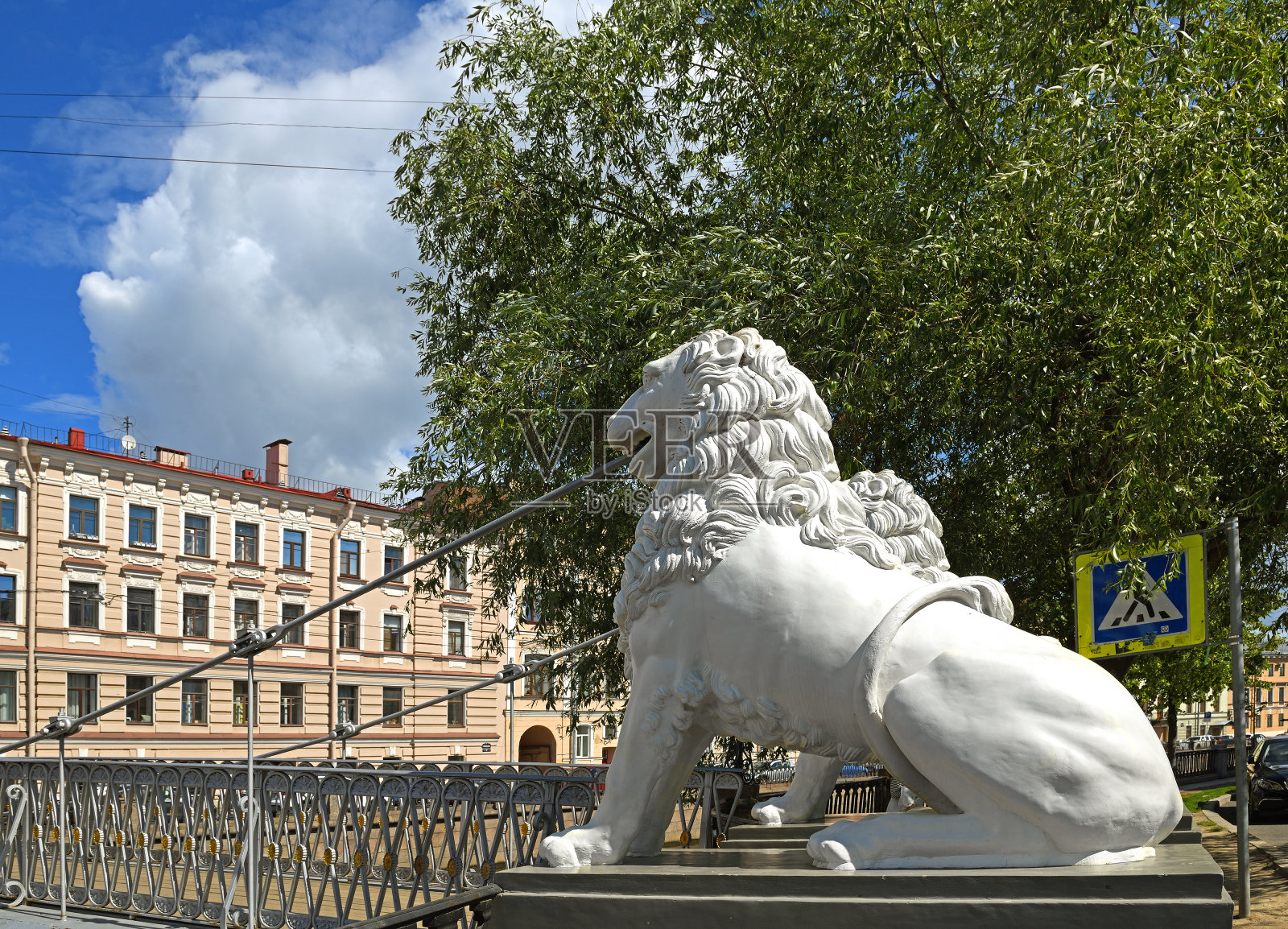 四狮桥，圣彼得堡格里伯多夫运河上28米长的人行桥照片摄影图片