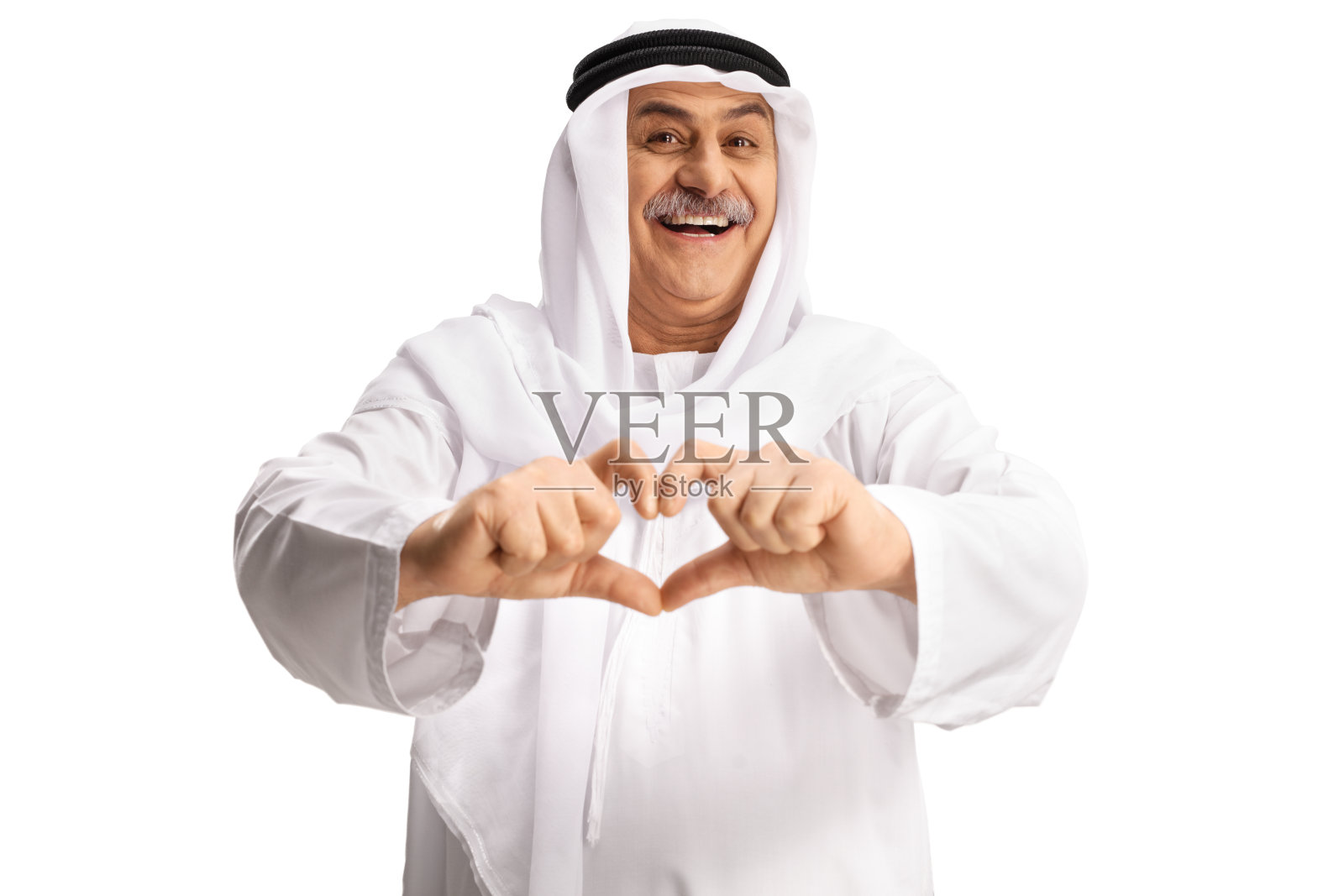 快乐的中年阿拉伯男人用手势比心照片摄影图片