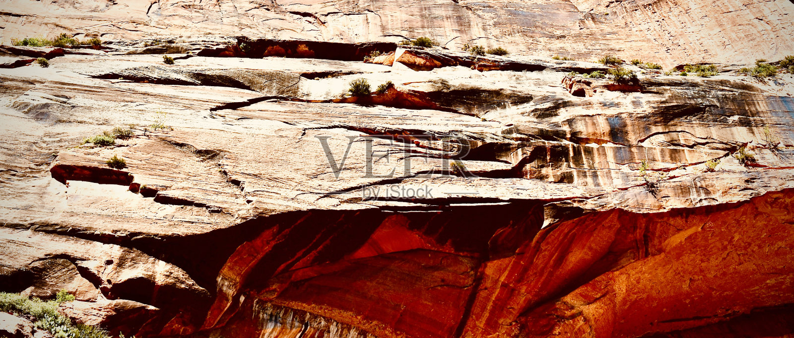 红岩的倒影照片摄影图片