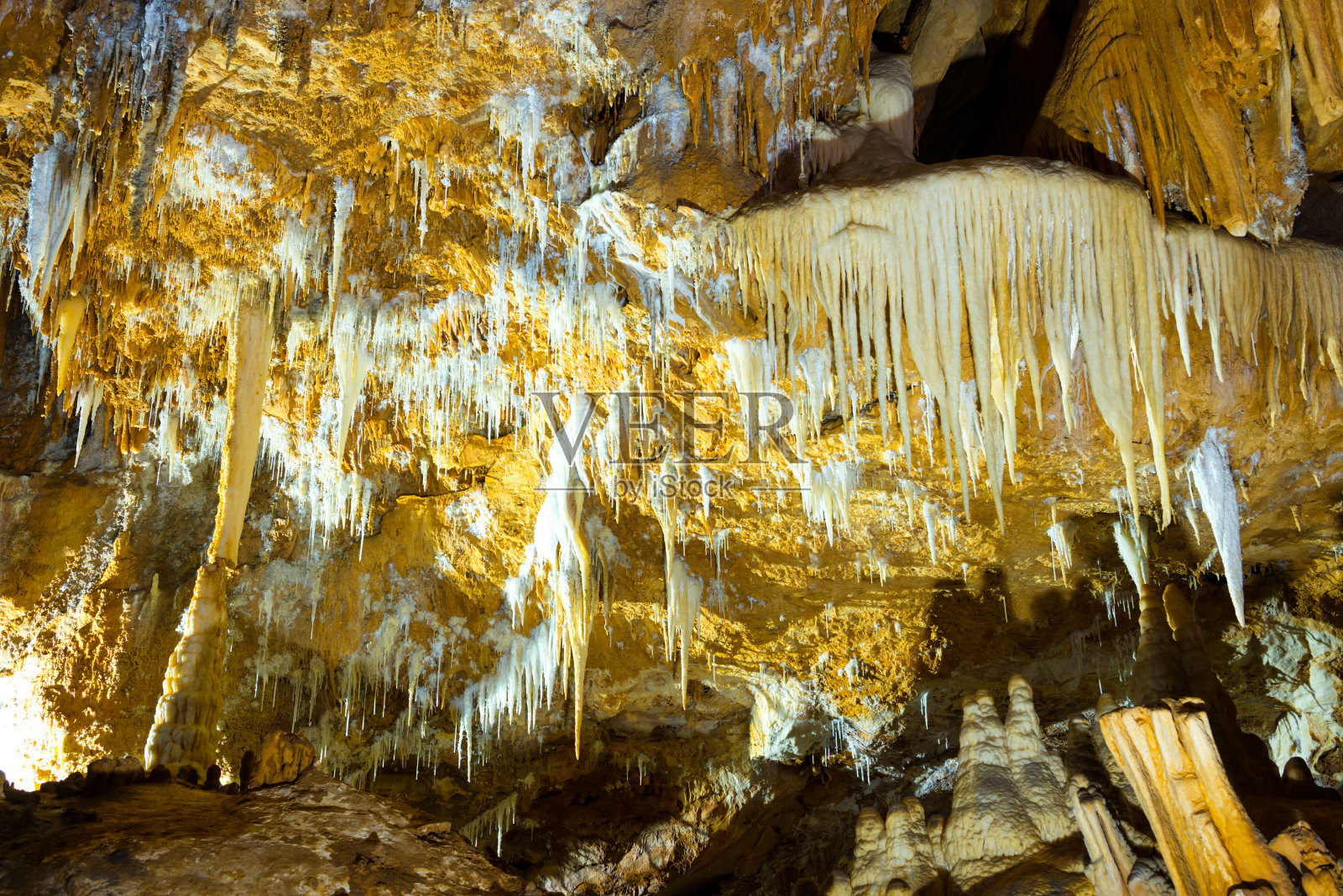 黑暗的洞穴照片摄影图片