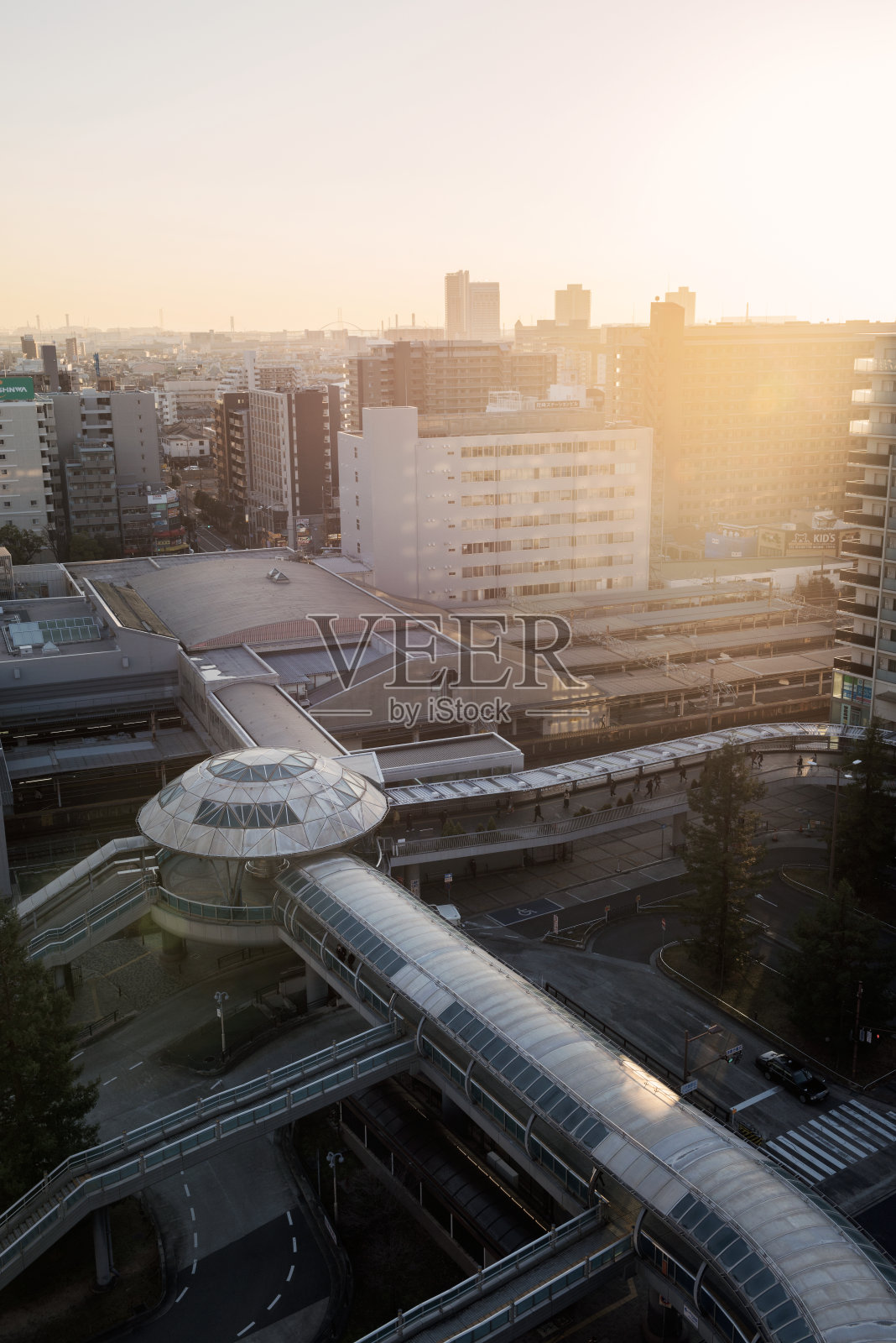 amasaki在晚上照片摄影图片