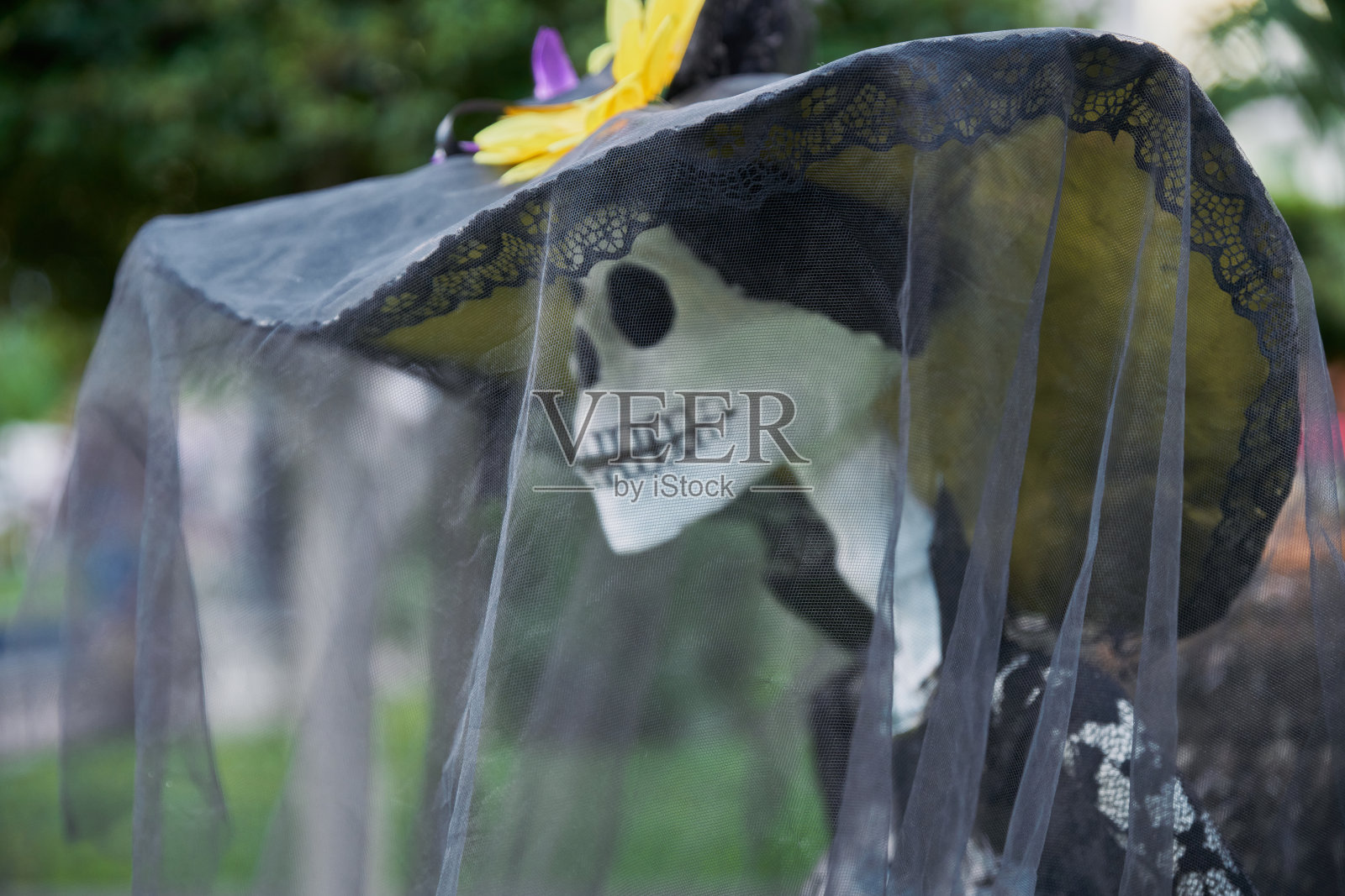 手工头骨手工制作的纸板和纸照片摄影图片