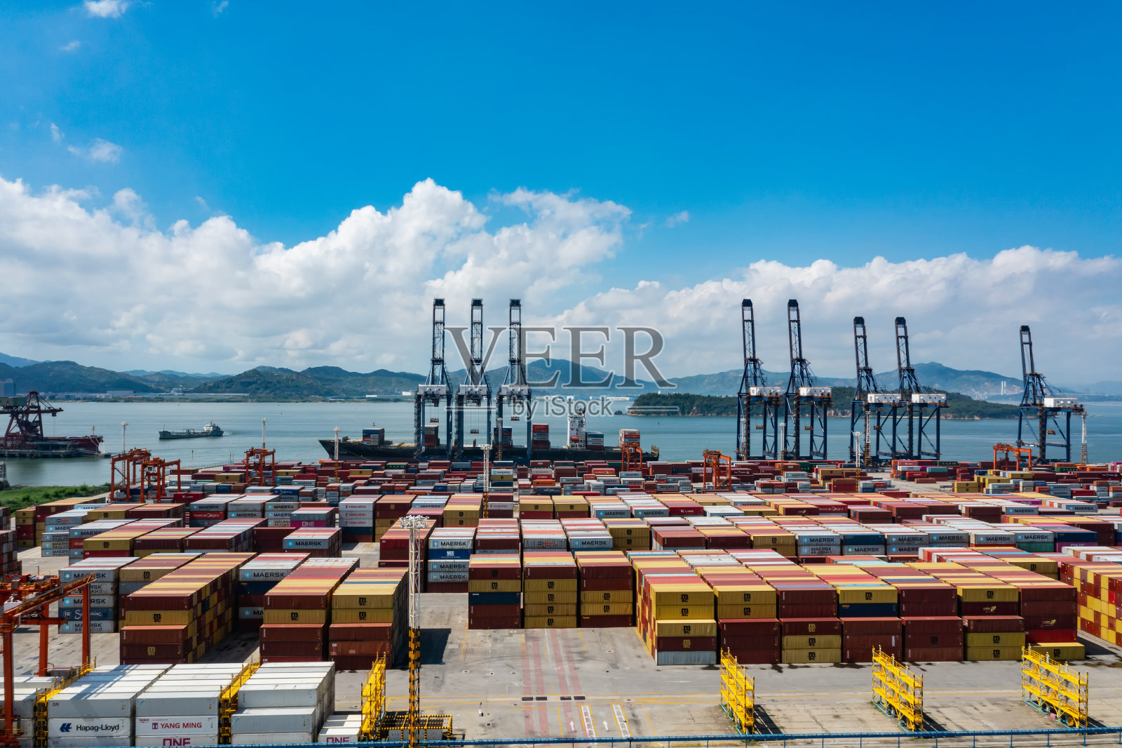 商业集装箱码头航拍照片摄影图片