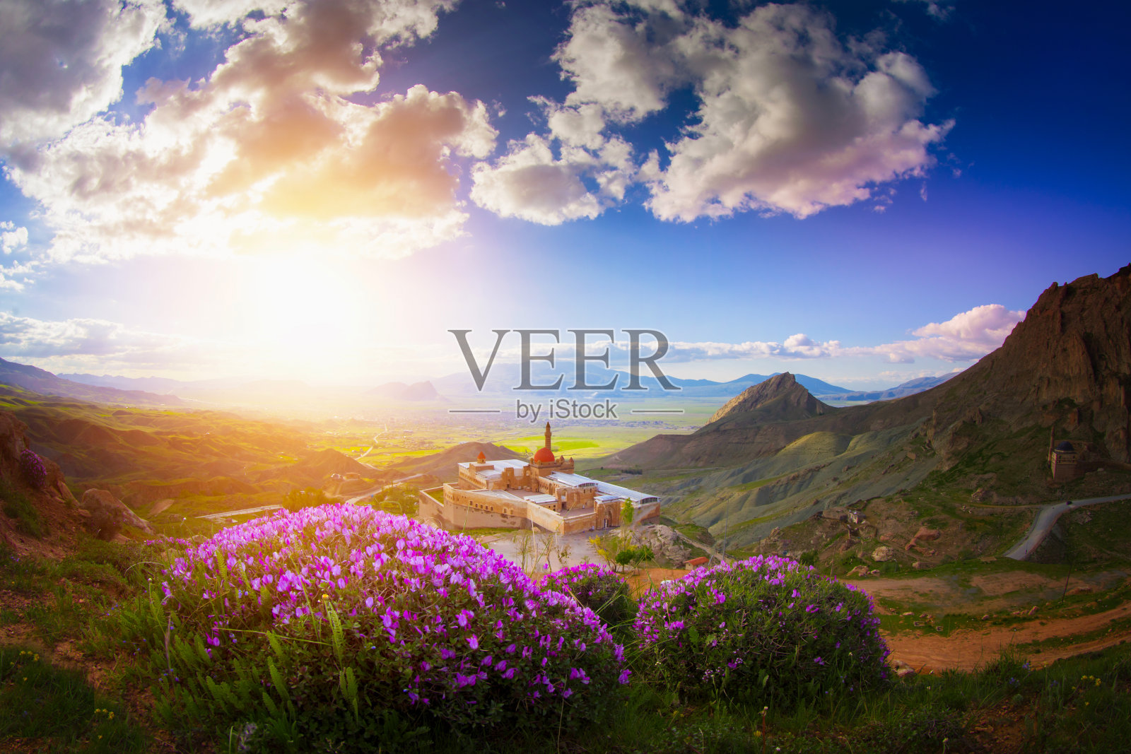 伊沙克帕夏宫(ishakpasa sarayi)靠近土耳其东部的多乌巴亚泽特照片摄影图片