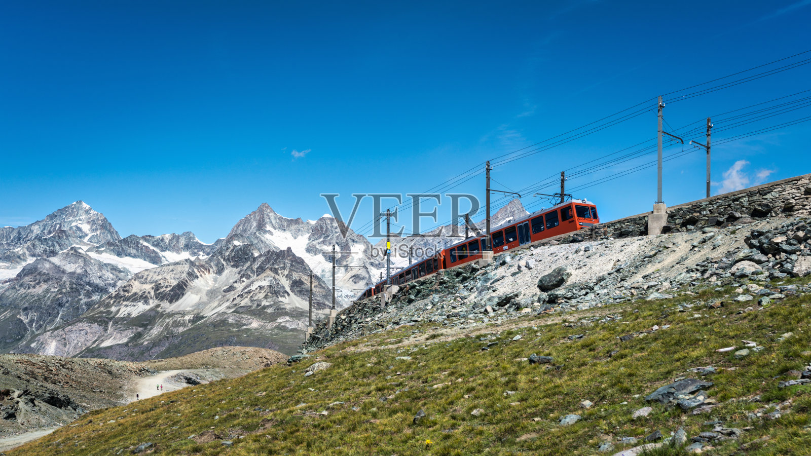 格纳格拉特铁路列车采尔马特马特铁路瑞士阿尔卑斯山在夏天照片摄影图片