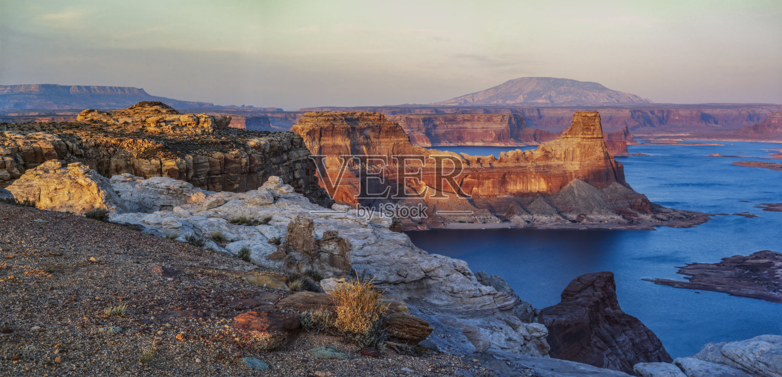 美国犹他州鲍威尔湖的日落照片摄影图片