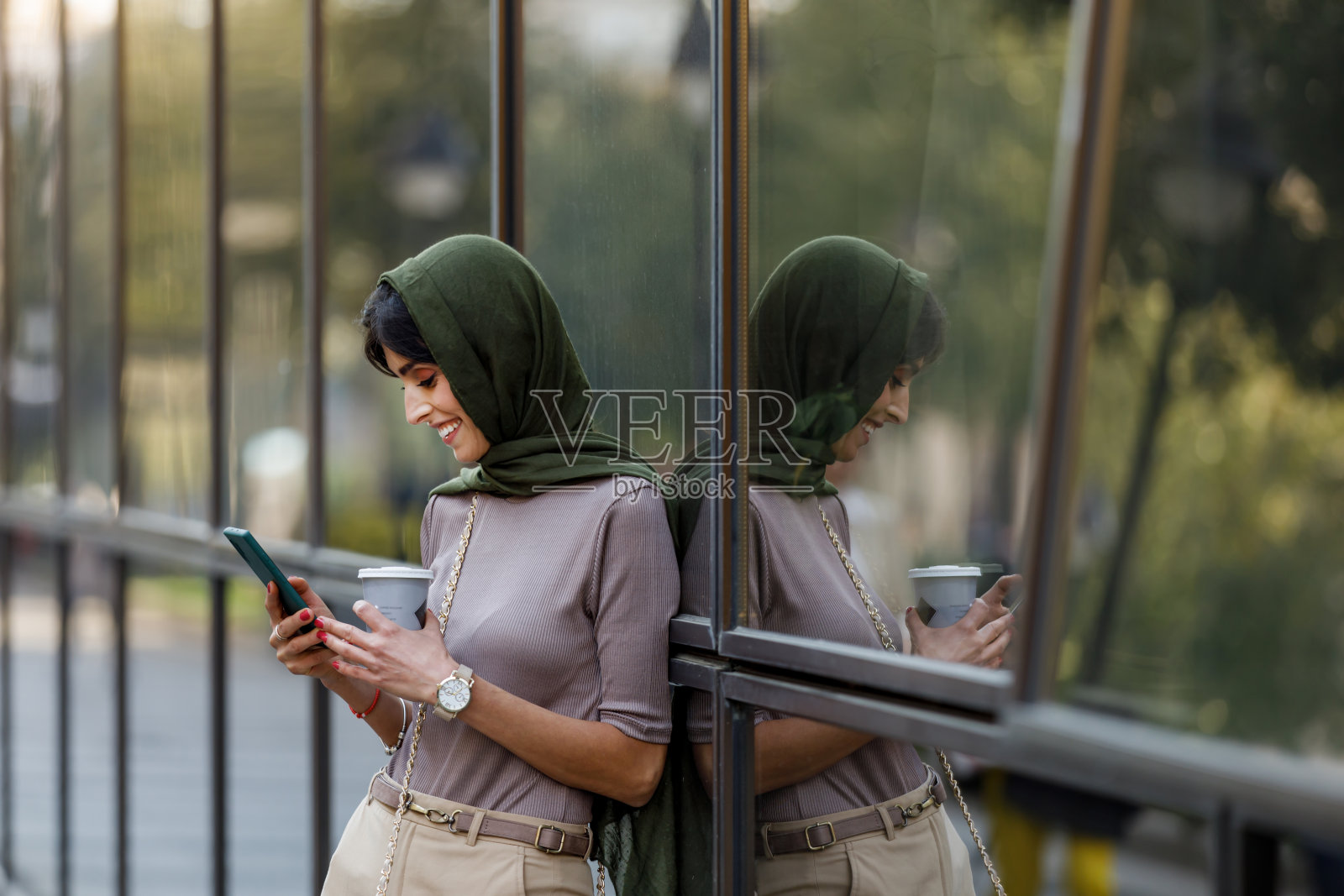 准备开始一天的工作照片摄影图片