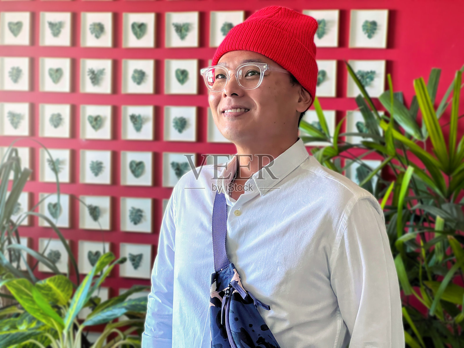 英俊自信的日本男人。照片摄影图片