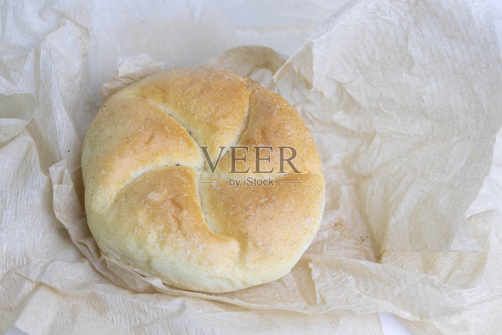 传统维也纳面包，凯撒卷面包照片摄影图片