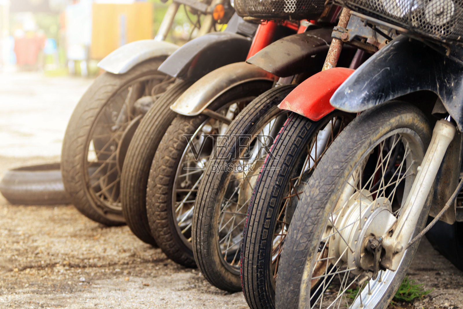 摩托车维修店。照片摄影图片