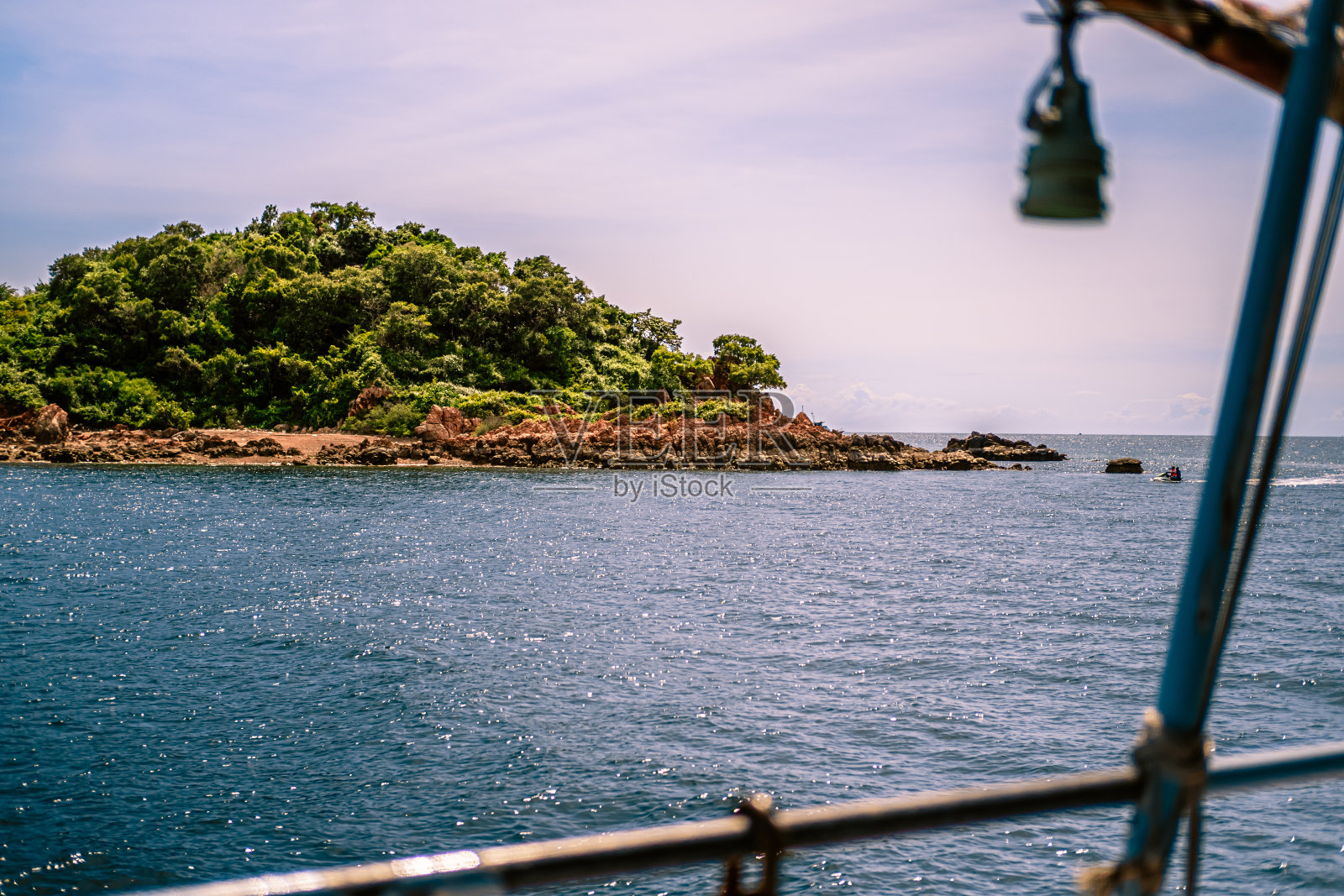 萨克岛(Koh Sak)。泰国春武里美丽的大海。照片摄影图片