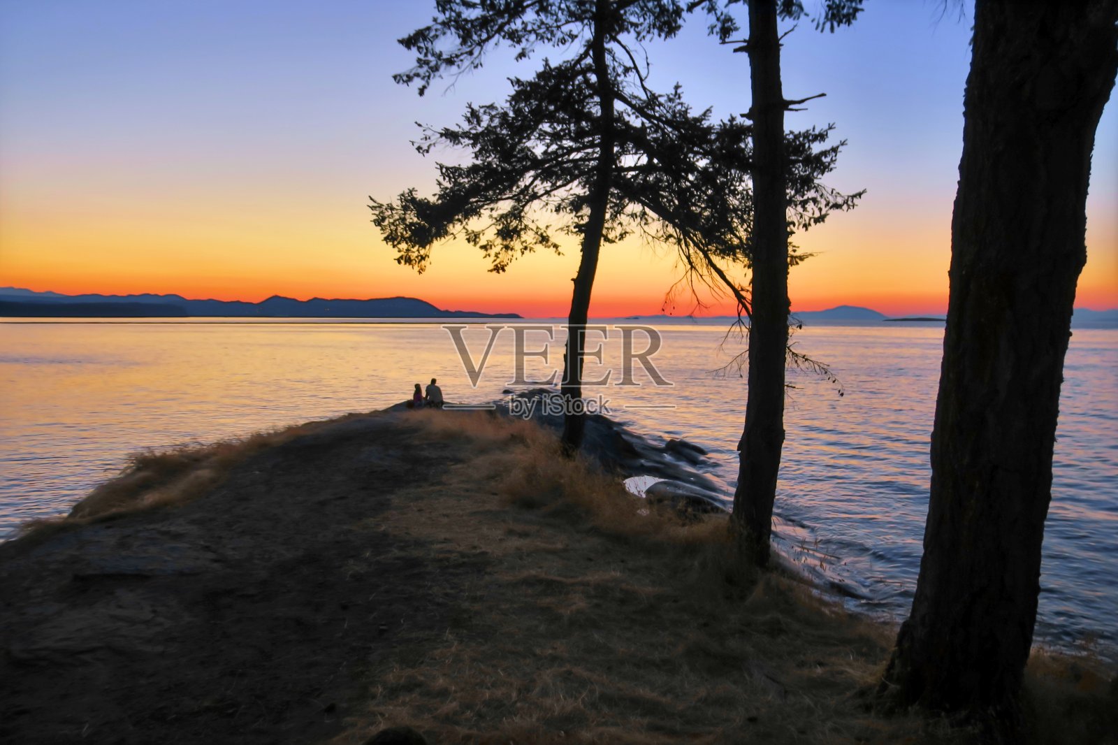 黄昏的岛尖照片摄影图片