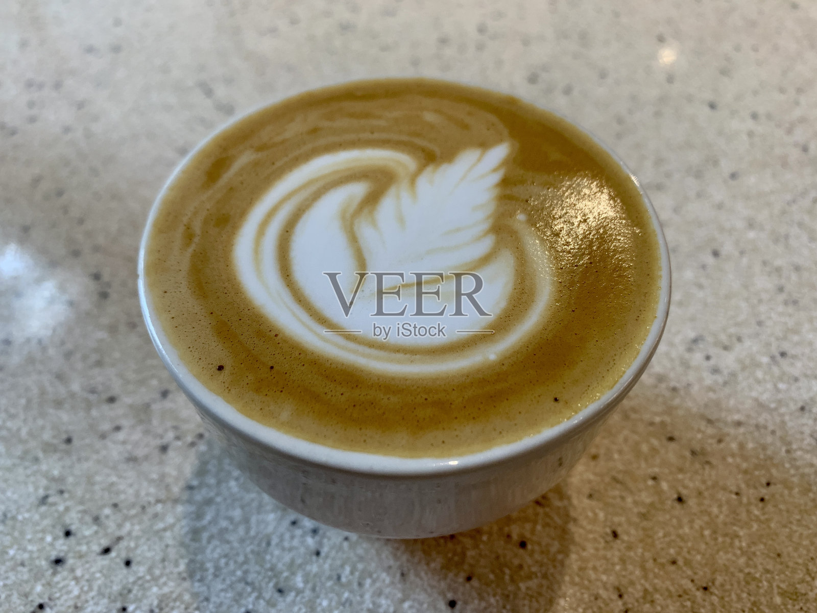 一杯卡布奇诺照片摄影图片