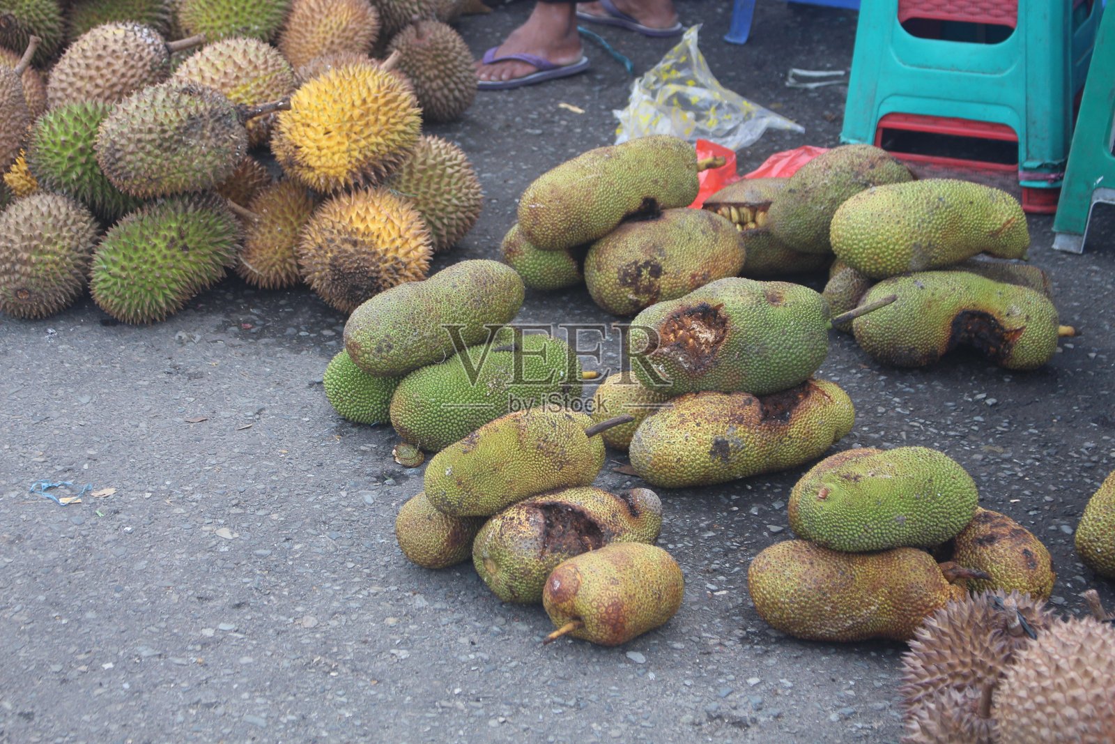 菠萝蜜和榴莲特价照片摄影图片