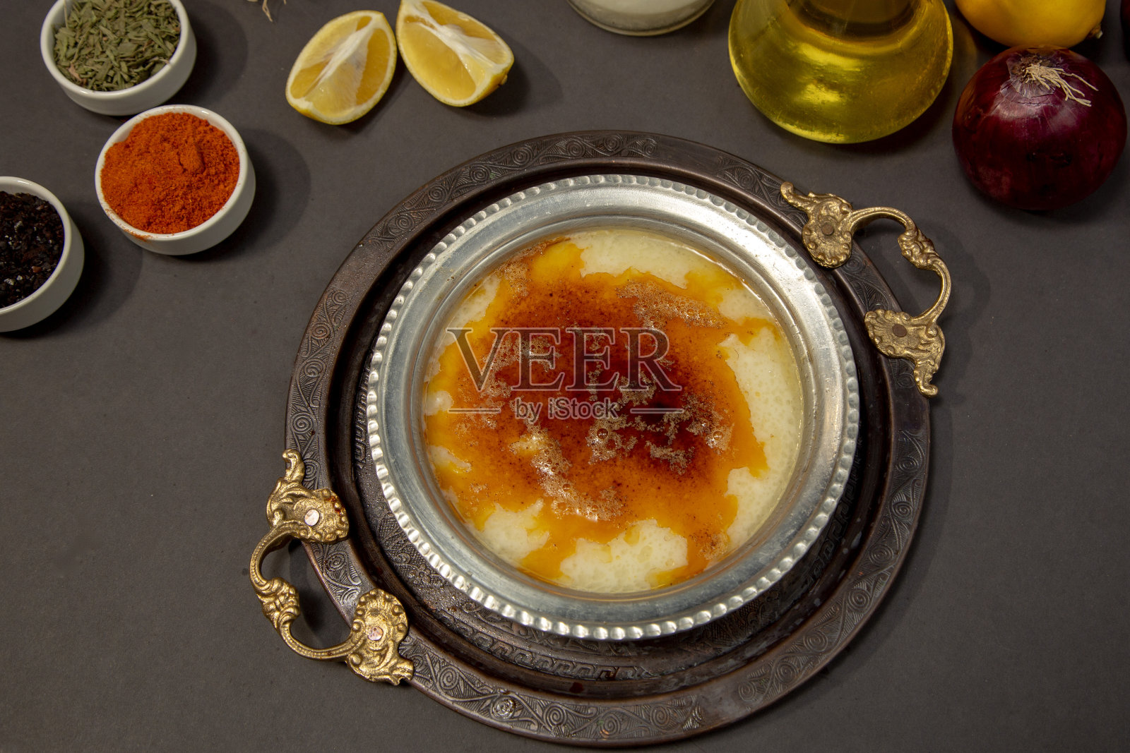 传统的土耳其牛肚汤照片摄影图片