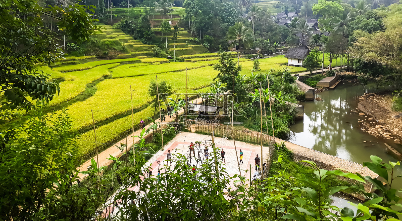 万隆龙村的景色照片摄影图片