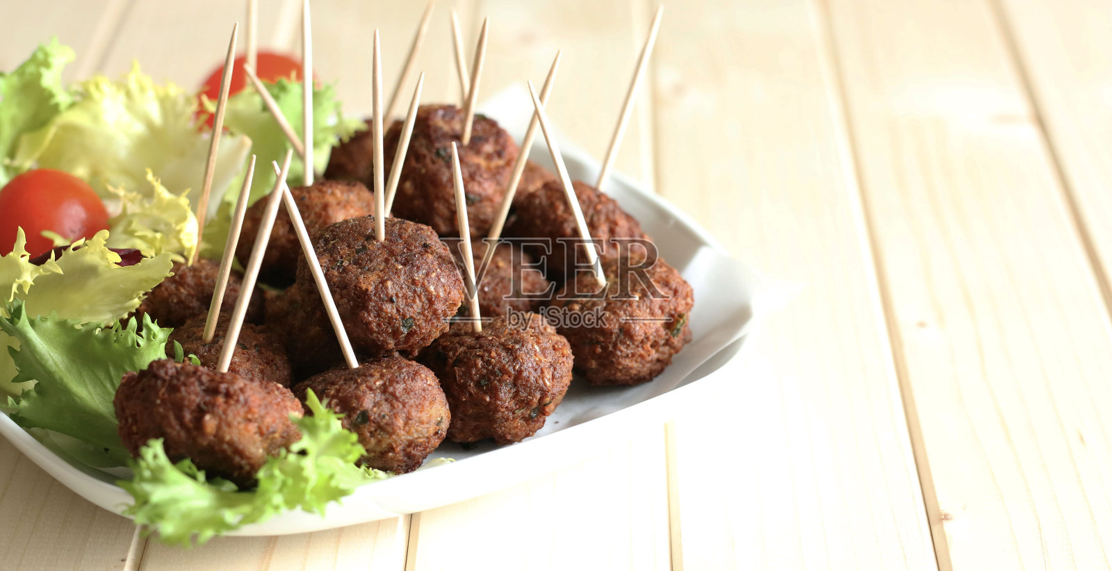 肉丸。照片摄影图片