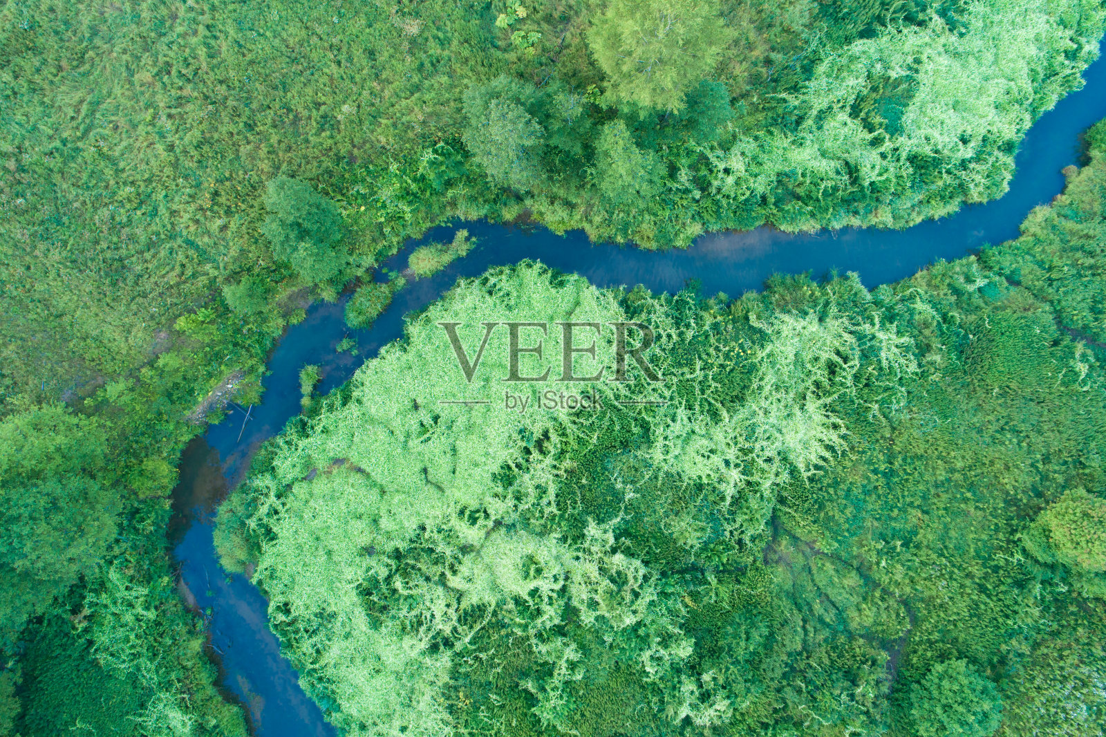 俄罗斯河流的空中景观照片摄影图片