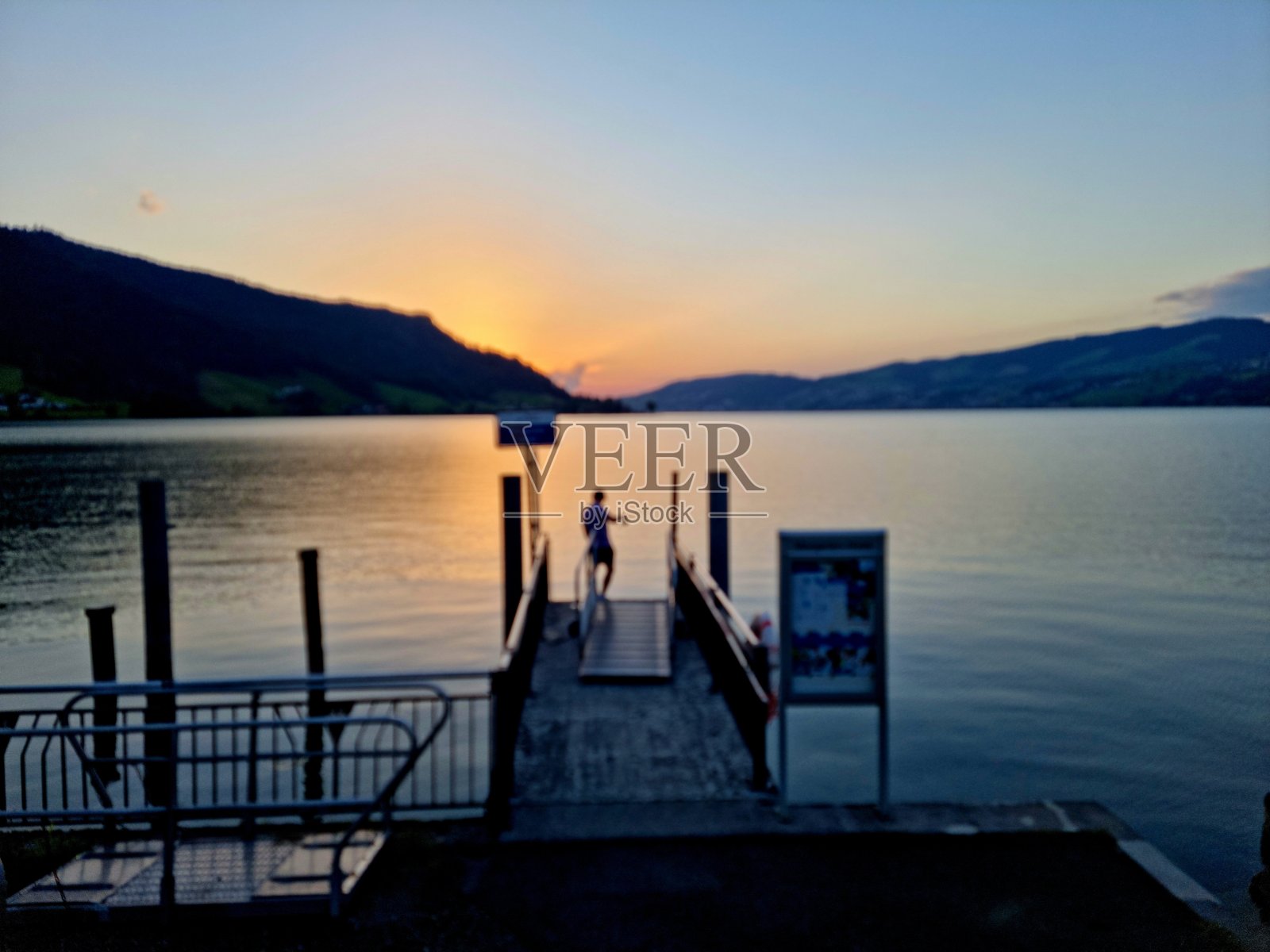 埃盖里湖的日落照片摄影图片