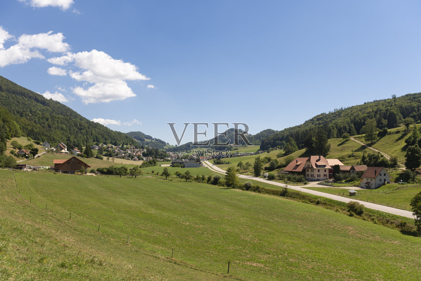 来自索罗图恩州的瑞士阿尔卑斯山的场景照片摄影图片