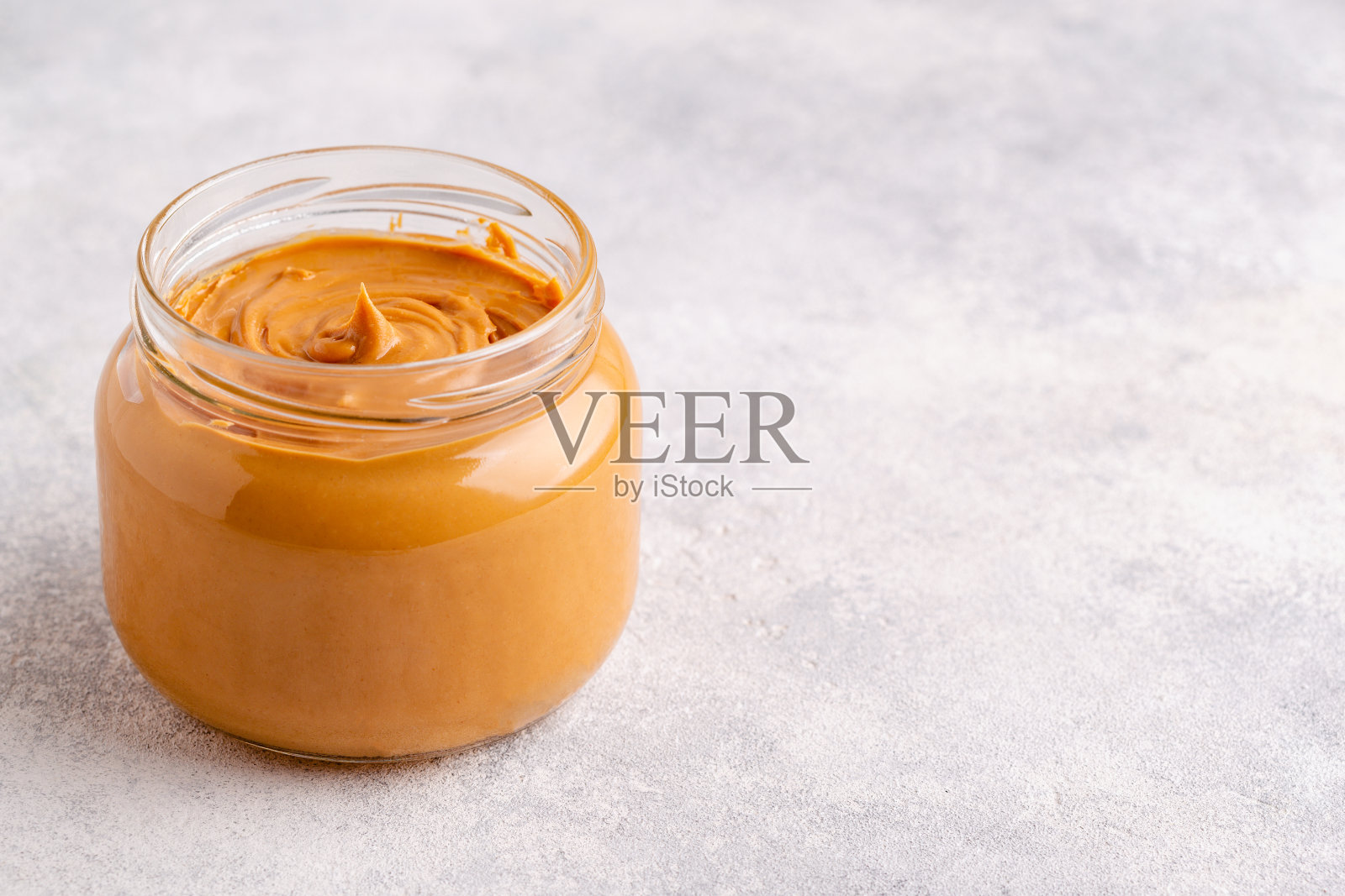 罐子里的花生酱照片摄影图片