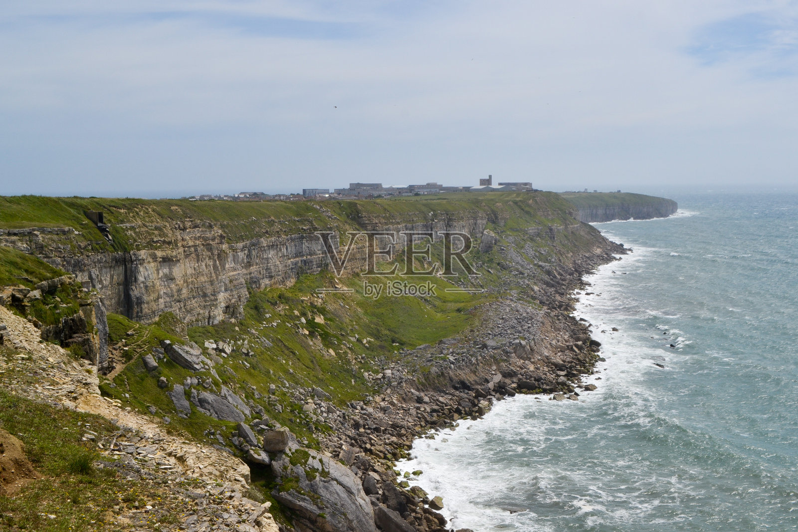 沿着波特兰岛的悬崖边缘观看照片摄影图片