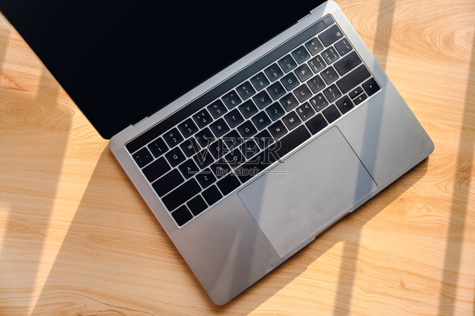 办公文具如黄昏时分的电脑照片摄影图片