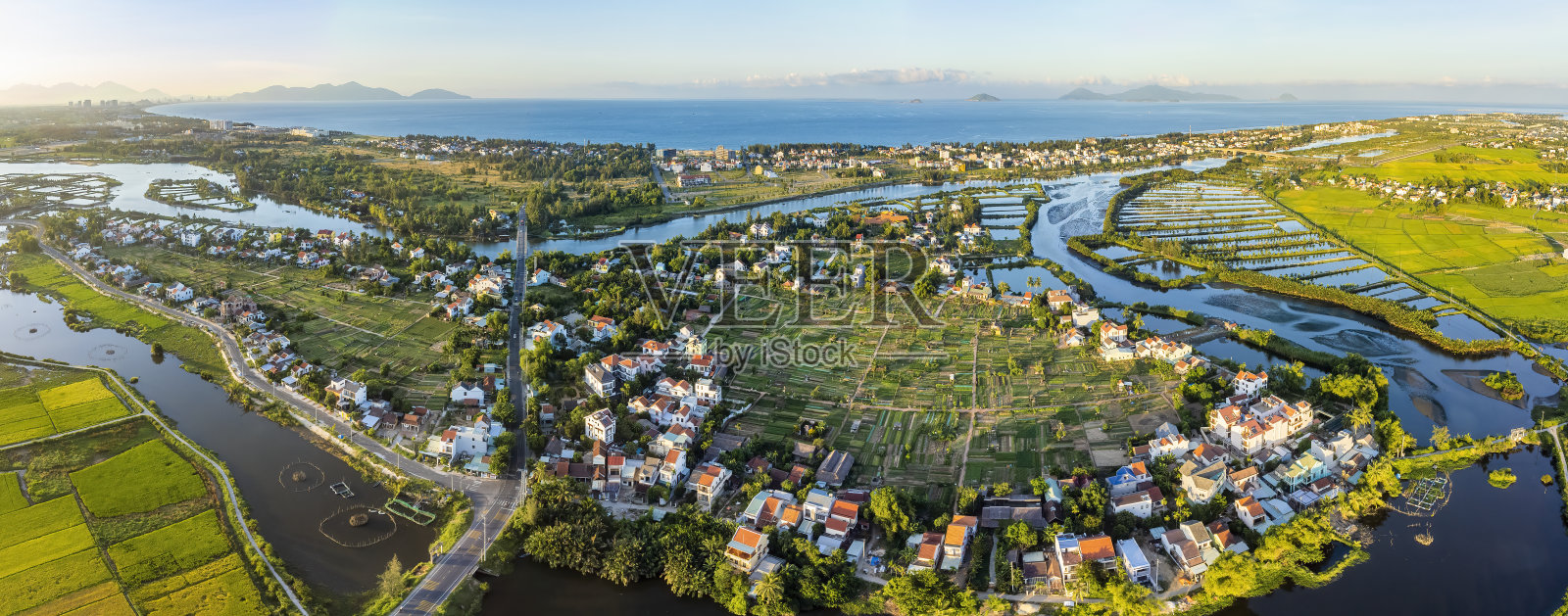 航拍会安古镇的Tra Que菜村，这是一个非常著名的目的地。照片摄影图片