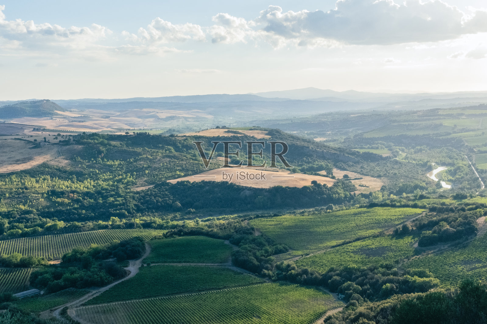 意大利托斯卡纳的夏日风景照片摄影图片