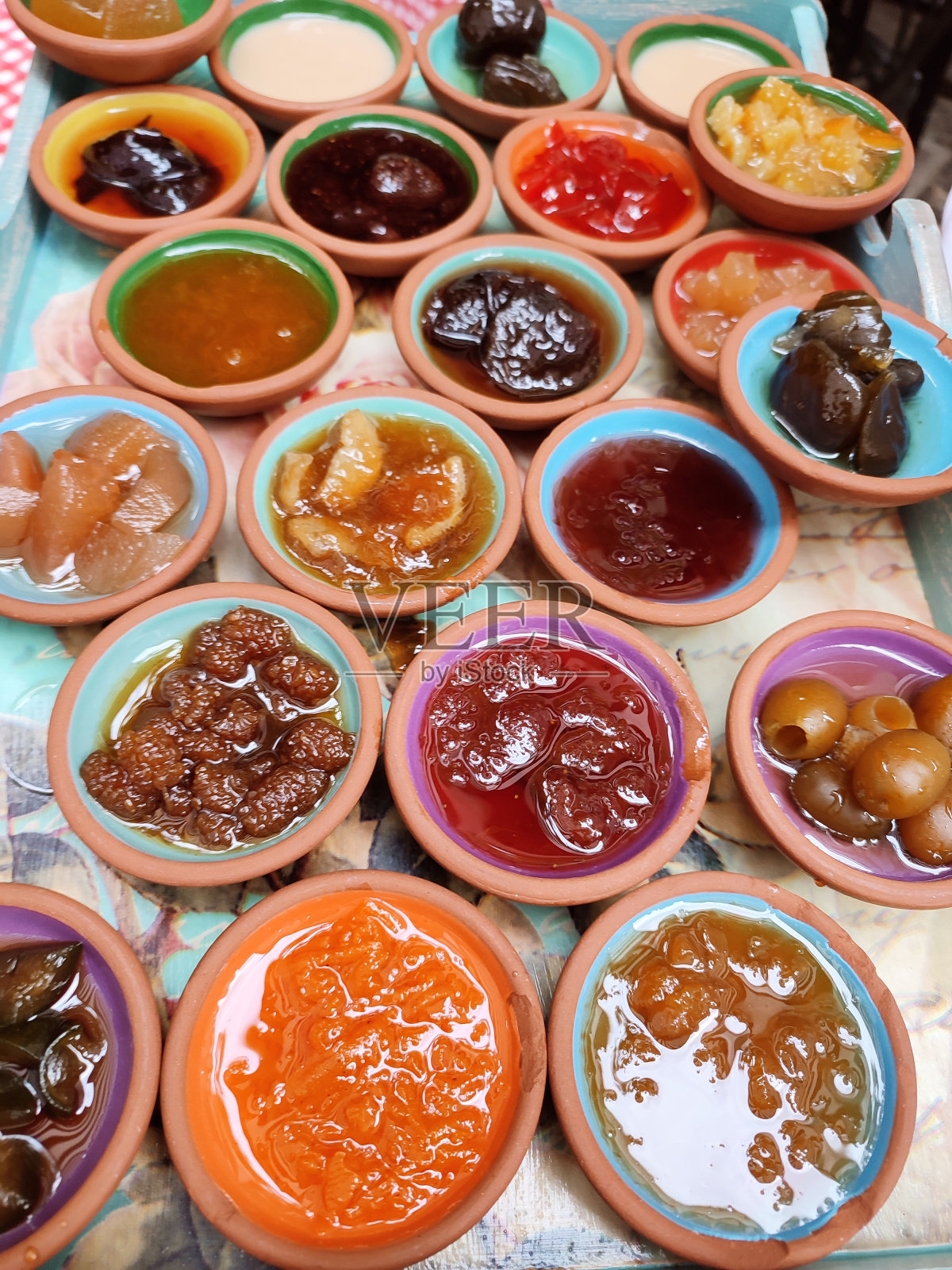 传统土耳其天然有机橄榄卡罗橙辣椒果酱伊斯坦布尔土耳其照片摄影图片