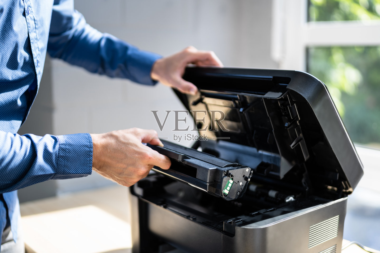 修复碳粉打印机或墨盒问题照片摄影图片