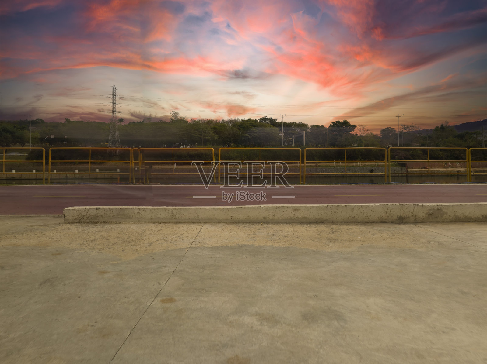 圣保罗皮涅罗斯高速公路上的无人机飞行照片摄影图片