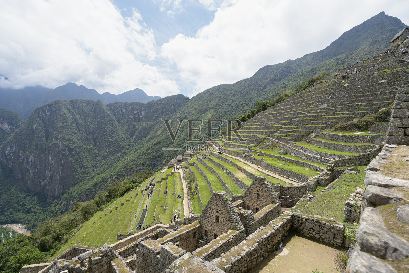 马丘比丘印加城古老的石头房子和梯田照片摄影图片