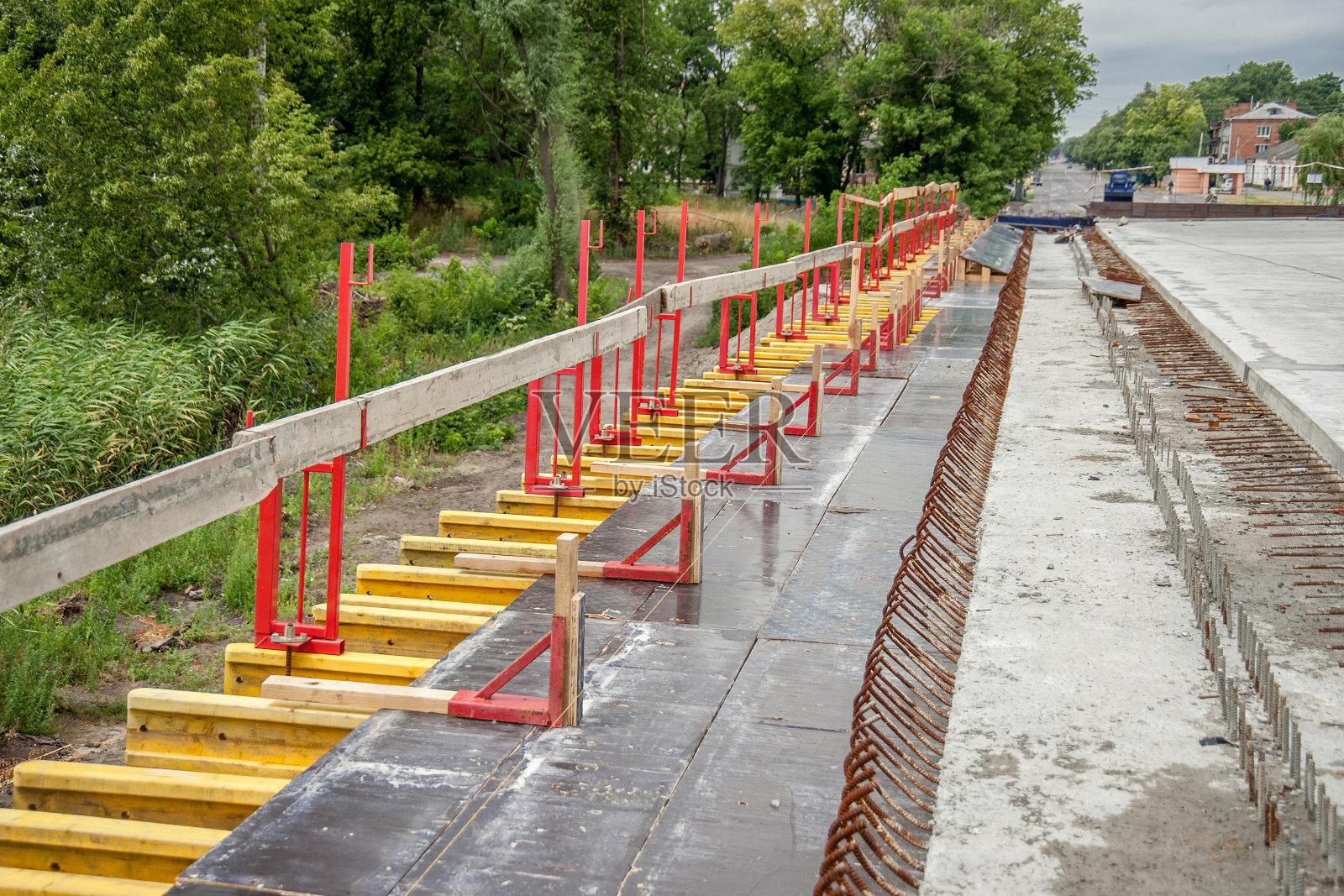 在桥上支撑脚手架系统照片摄影图片