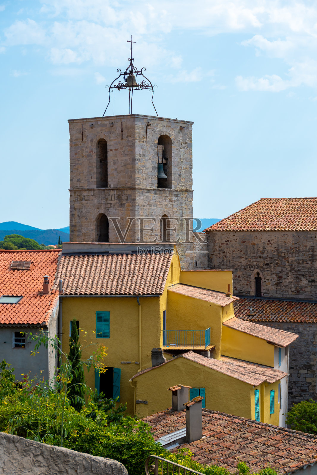法国圣保罗学院教堂钟楼(Collégiale Saint-Paul)， Hyères照片摄影图片