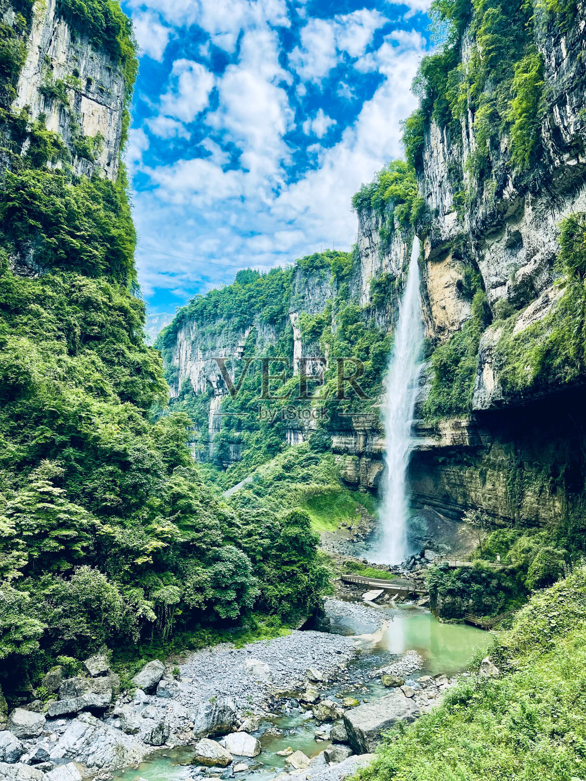 恩施大峡谷瀑布，蓝天照片摄影图片