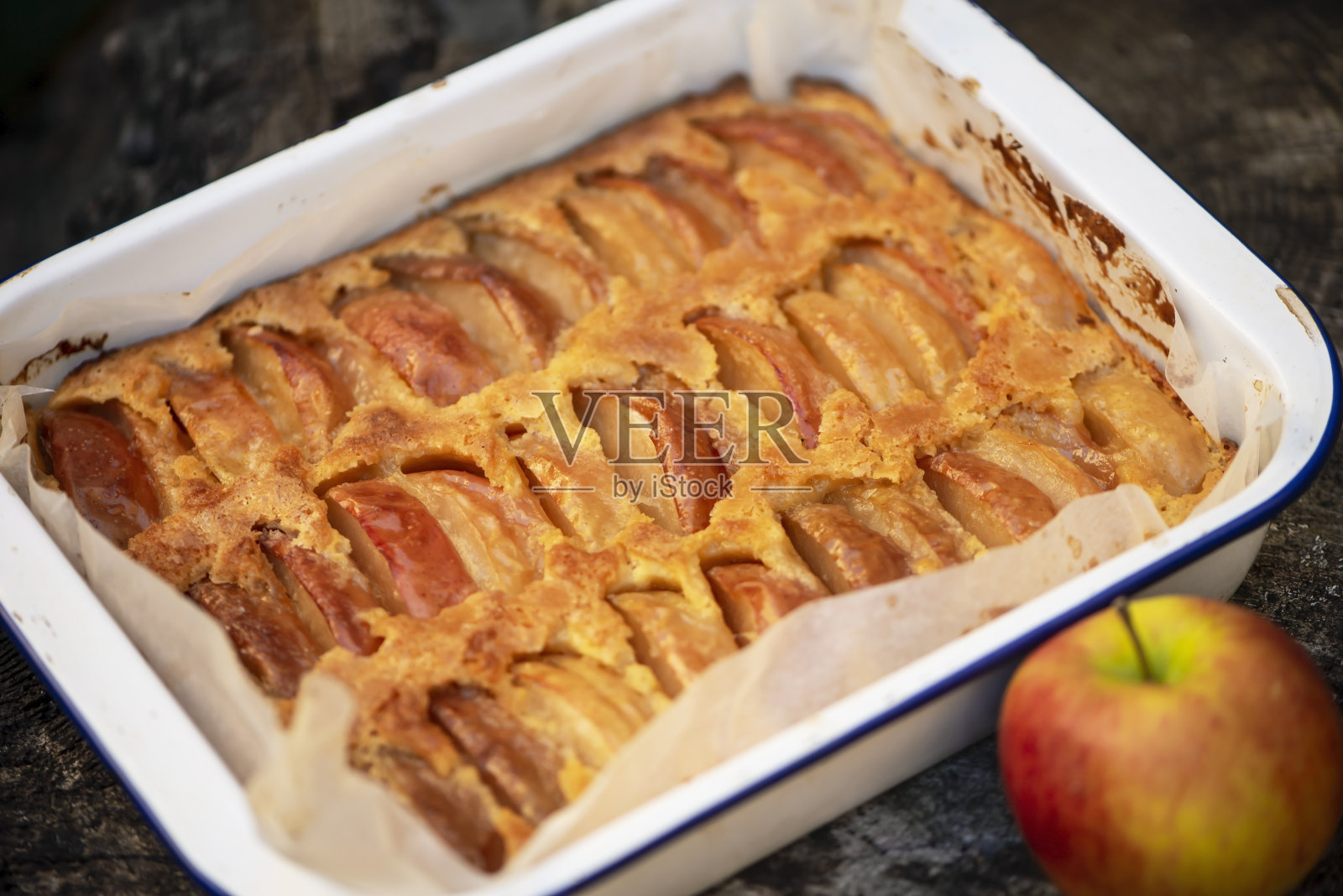 美味的烤苹果派照片摄影图片