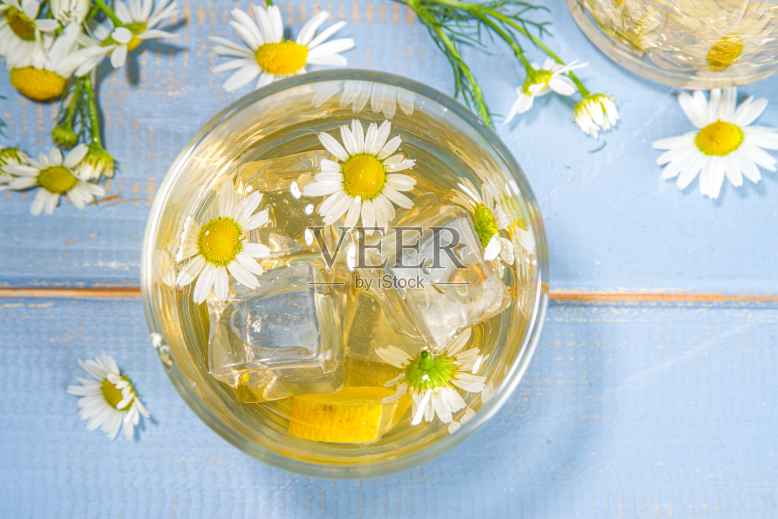 草本洋甘菊冷饮照片摄影图片