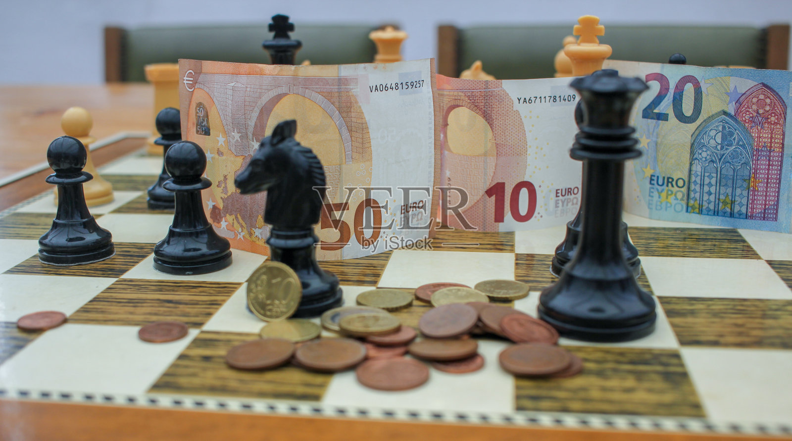 棋盘上有几欧元照片摄影图片