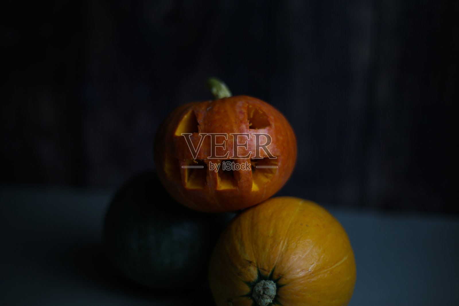 万圣节装饰用的小南瓜照片摄影图片