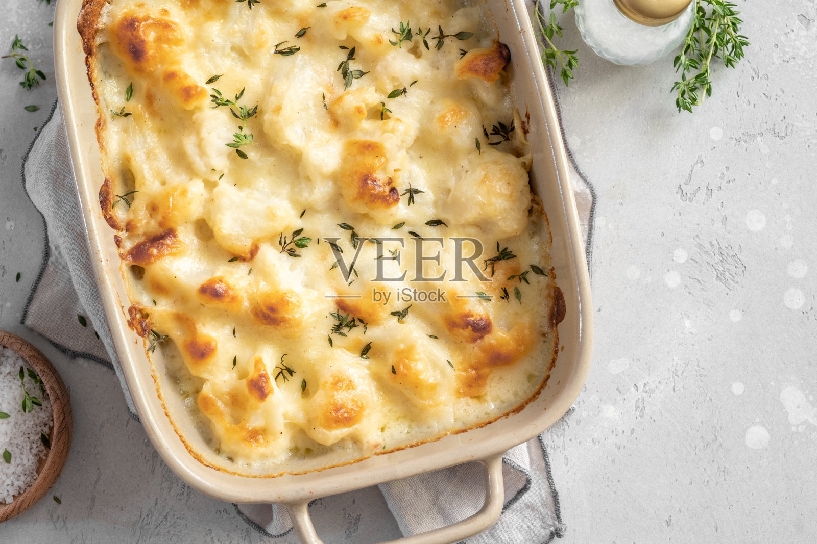 与花椰菜的腿照片摄影图片