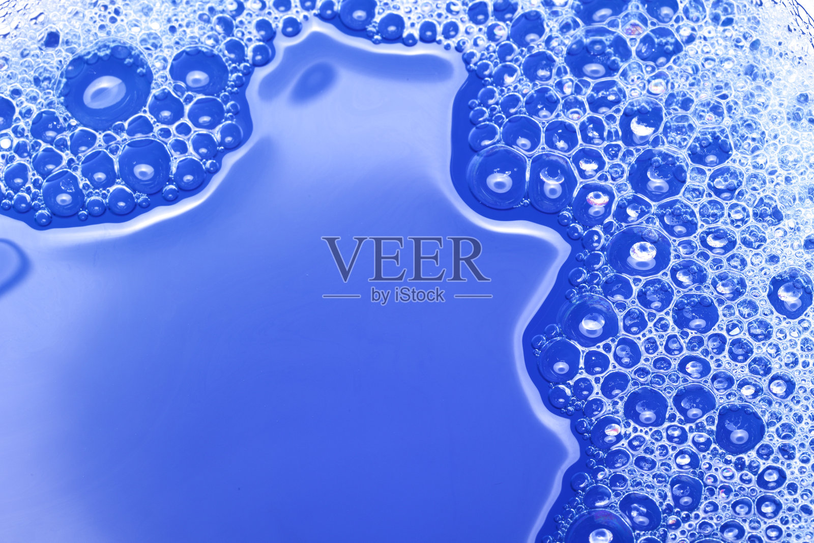 蓝色的肥皂泡照片摄影图片