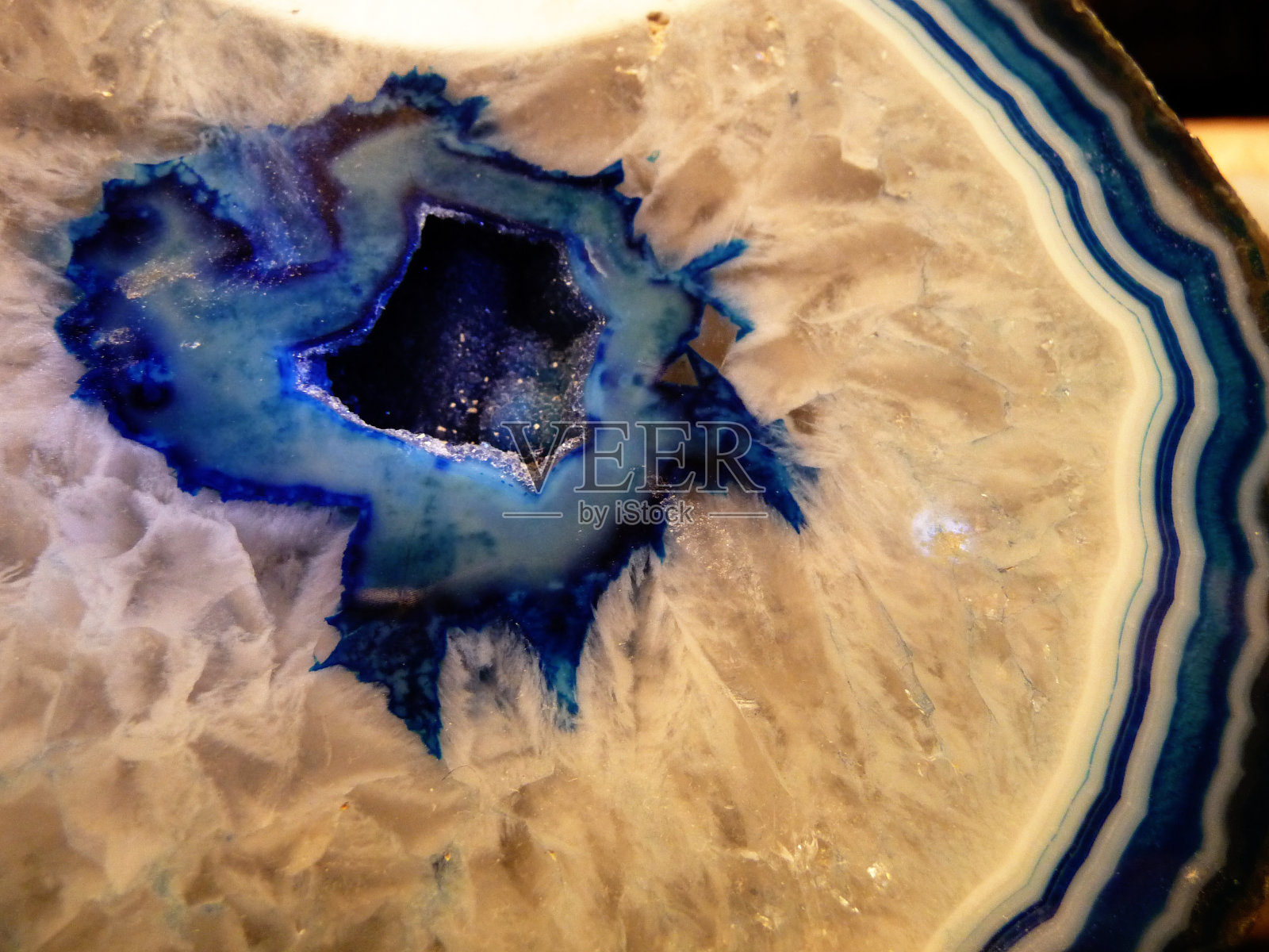 蓝色玛瑙晶洞宏照片摄影图片