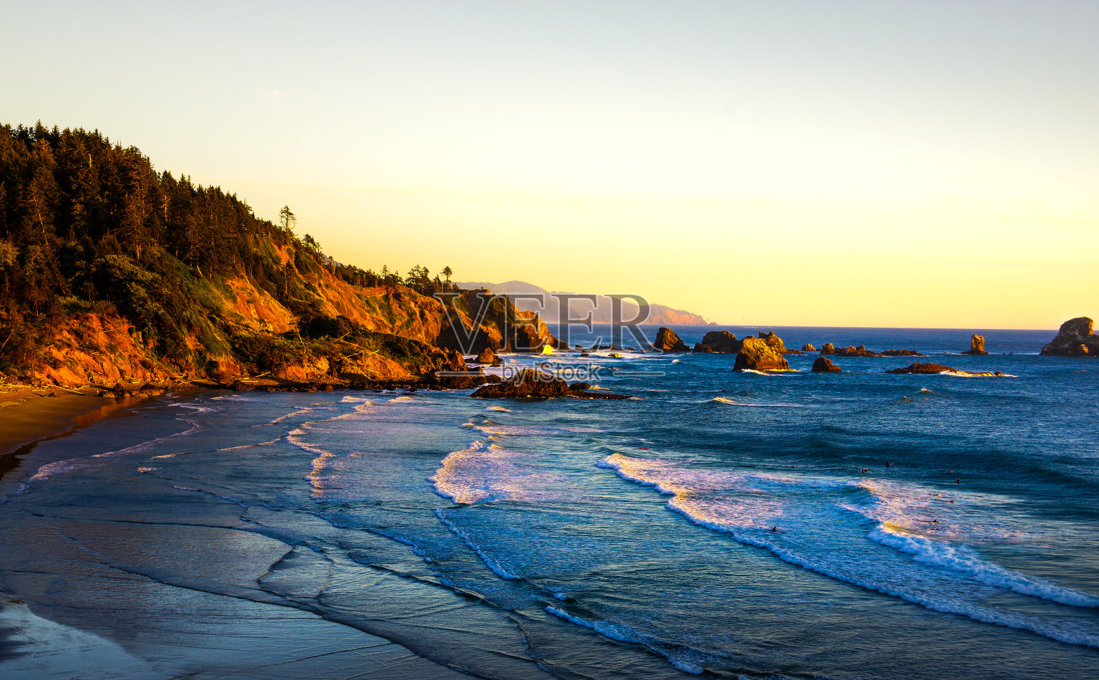 黄金时间的俄勒冈悬崖照片摄影图片