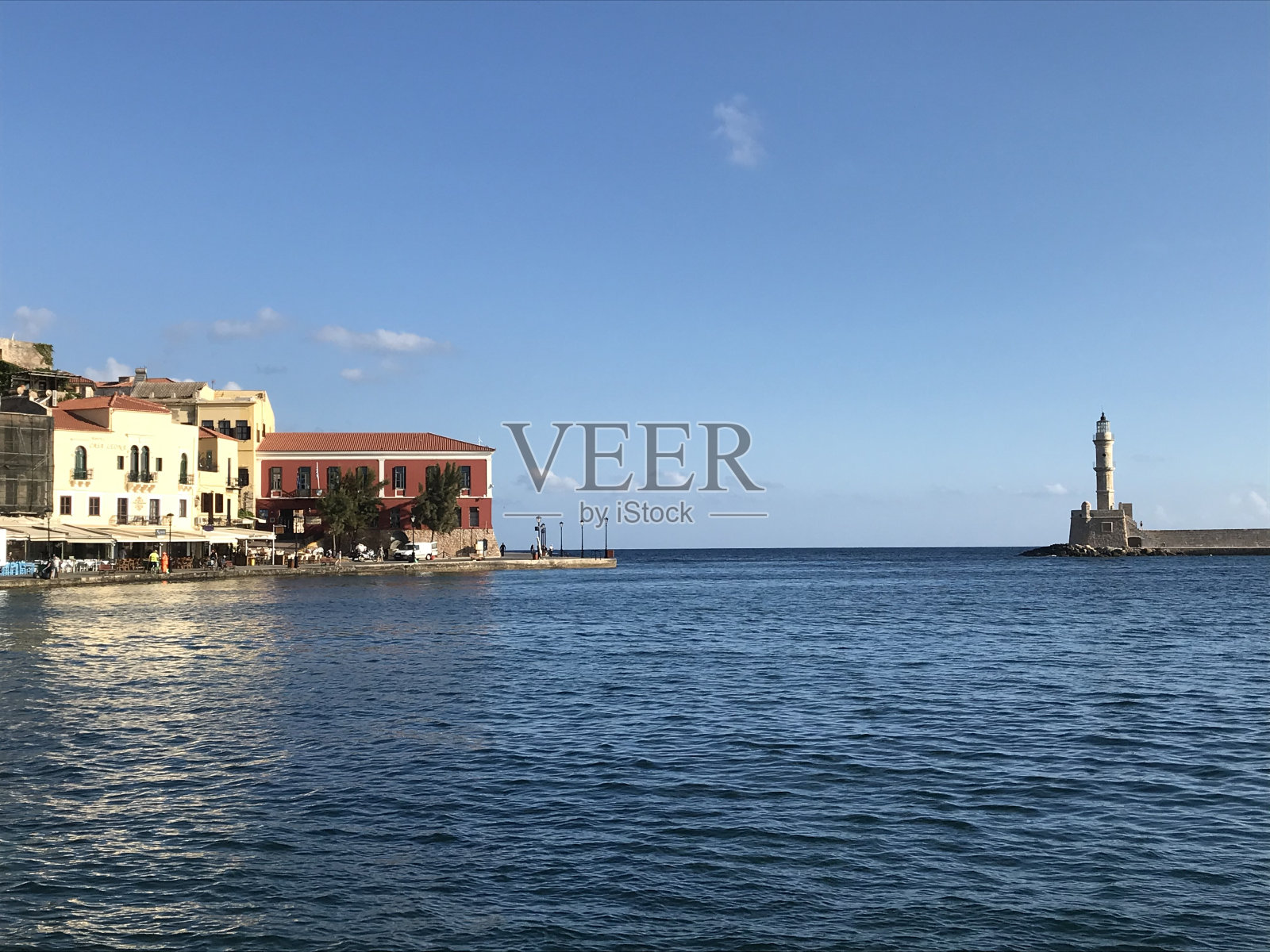 希腊-克里特岛-查尼亚(La Canee) -老城和威尼斯港的小街道照片摄影图片