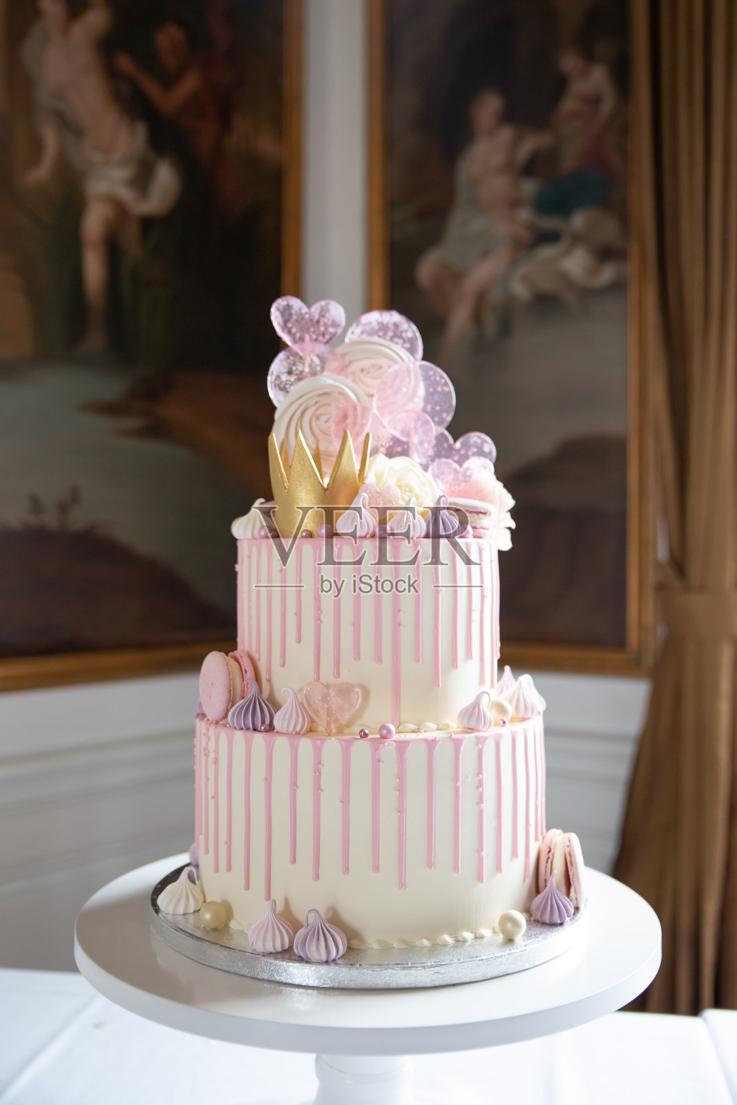 丹麦老庄园里的漂亮蛋糕照片摄影图片