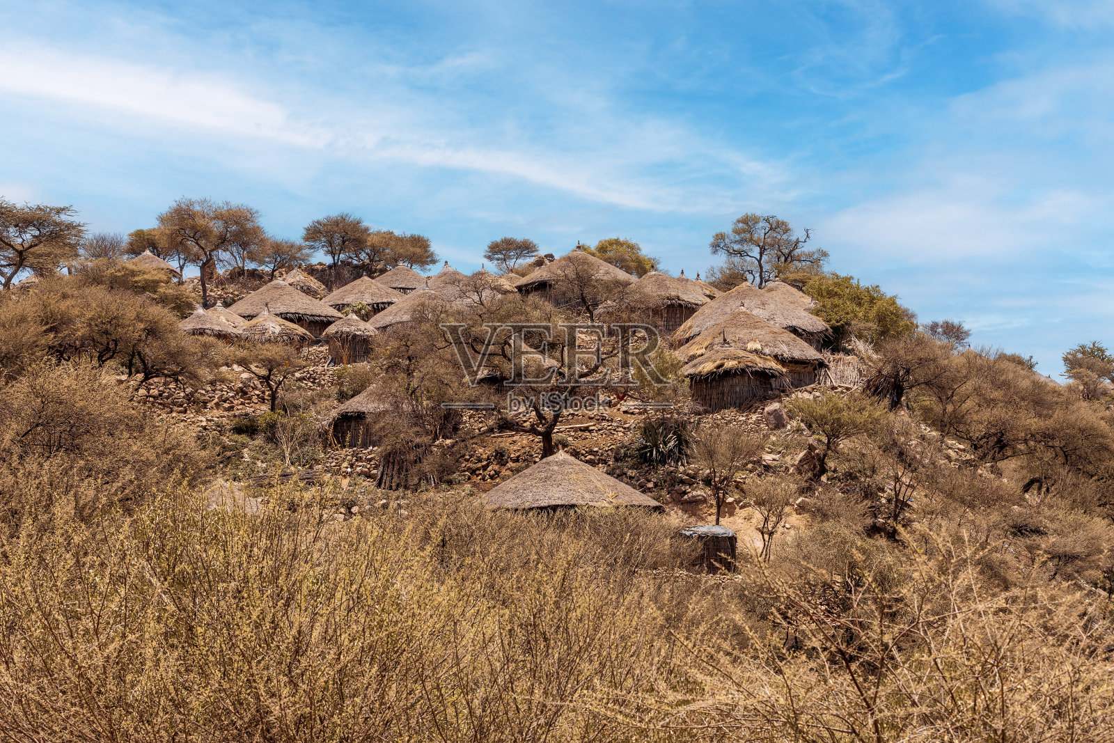 埃塞俄比亚，带有房屋的山地景观照片摄影图片