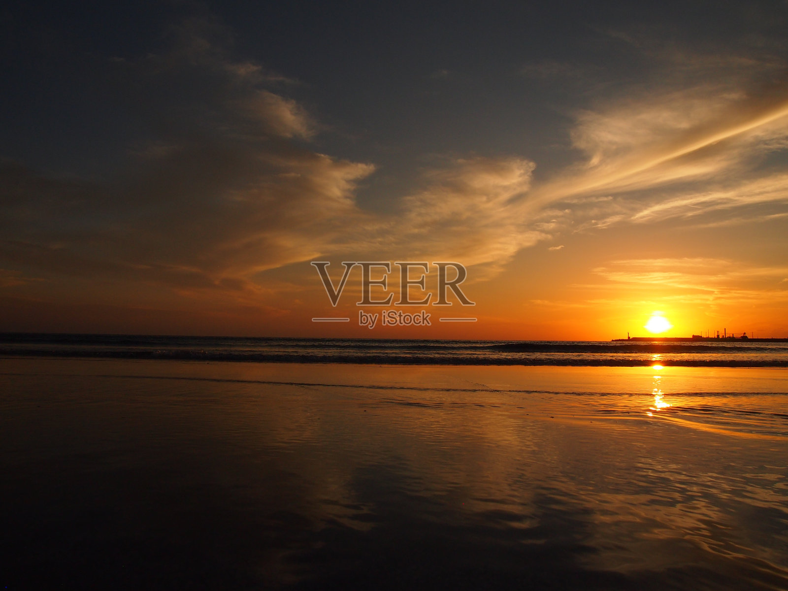 出云9号海上的日落照片摄影图片